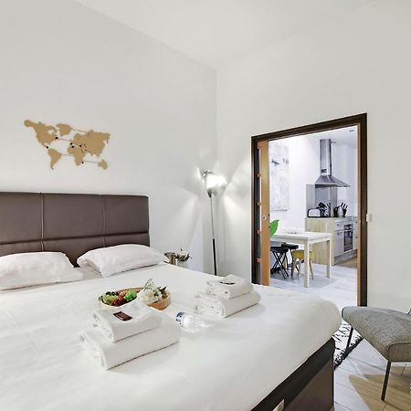 パリMagnifique Loft Marais Rivoliアパートメント エクステリア 写真