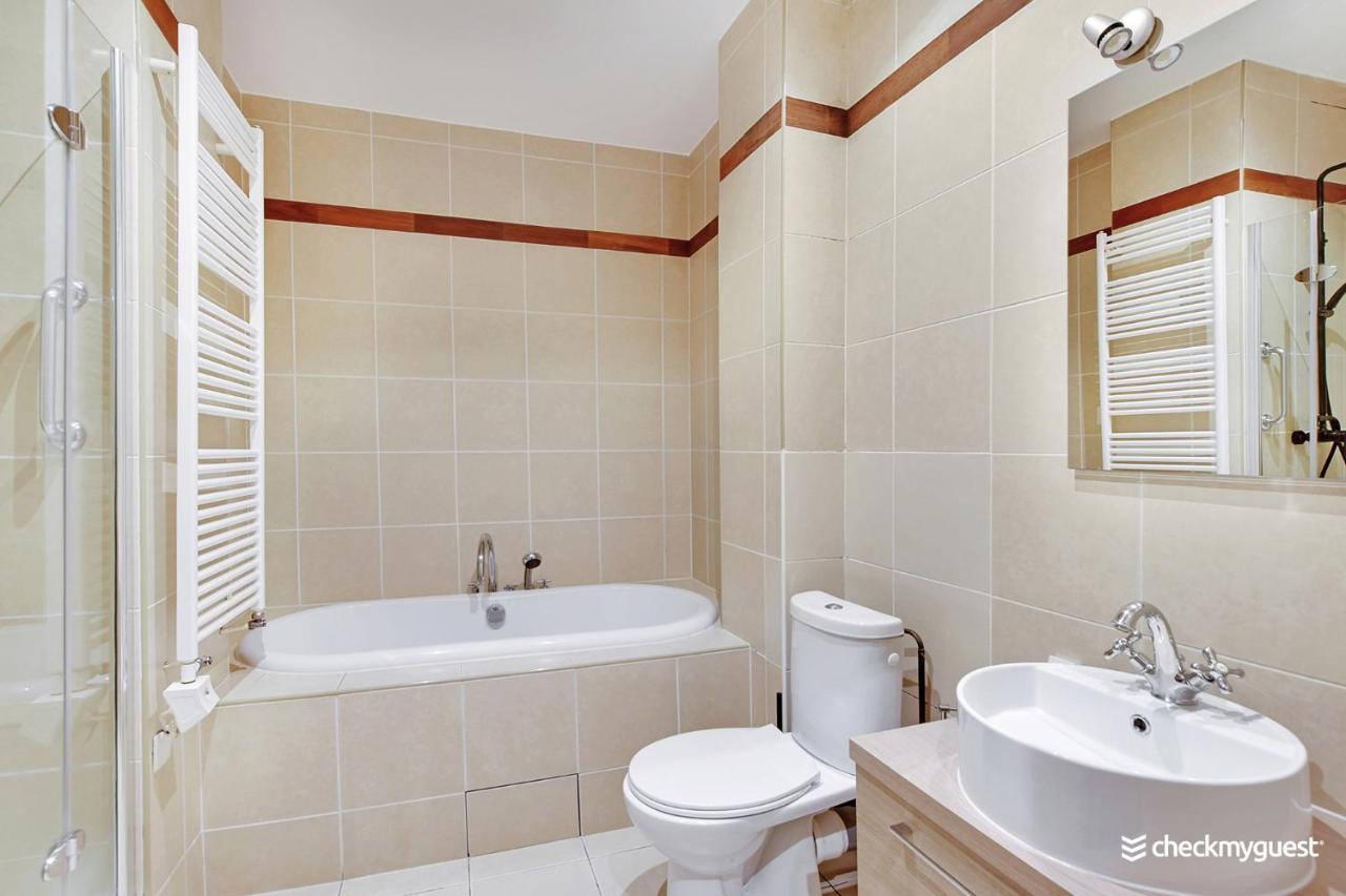 パリMagnifique Loft Marais Rivoliアパートメント エクステリア 写真