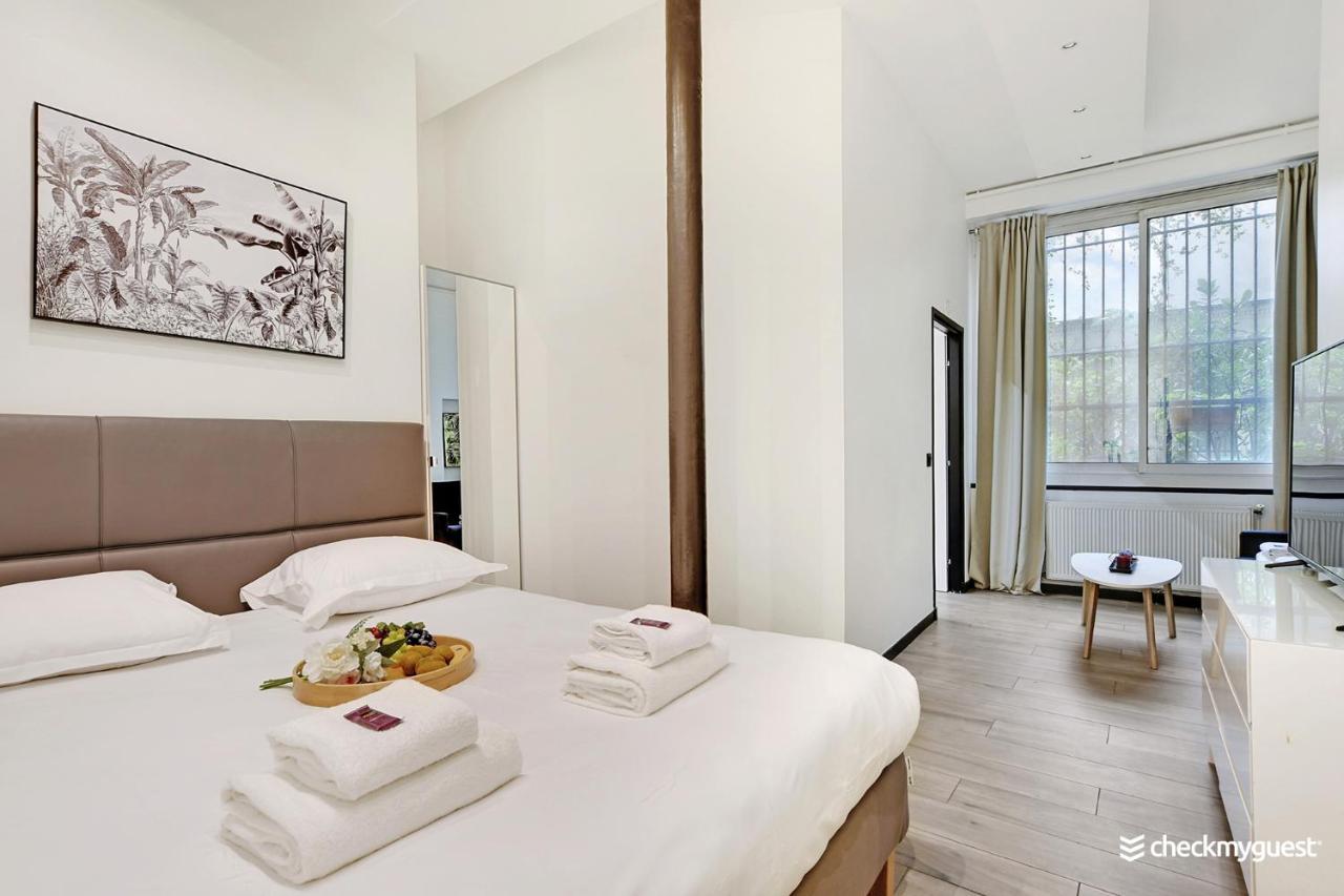 パリMagnifique Loft Marais Rivoliアパートメント エクステリア 写真
