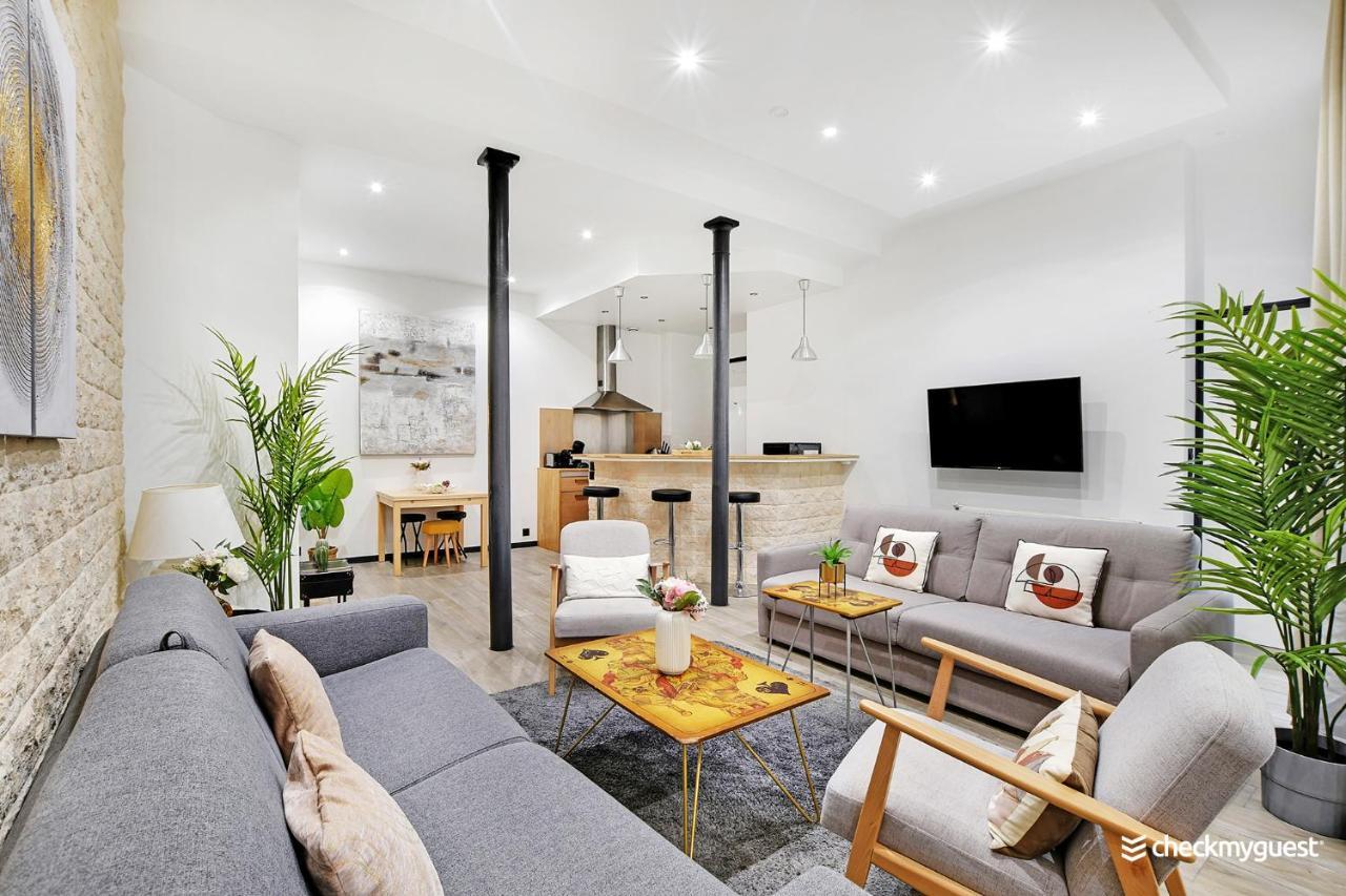 パリMagnifique Loft Marais Rivoliアパートメント エクステリア 写真