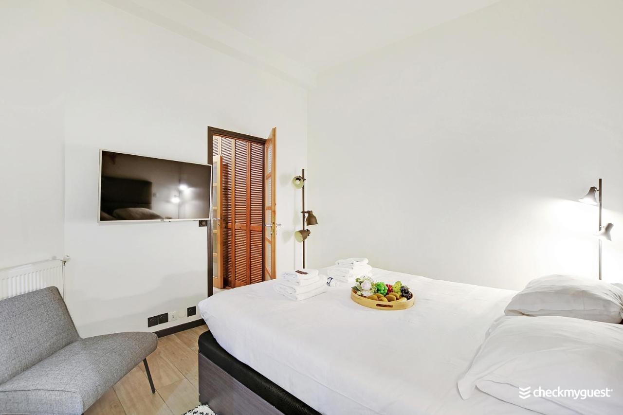 パリMagnifique Loft Marais Rivoliアパートメント エクステリア 写真
